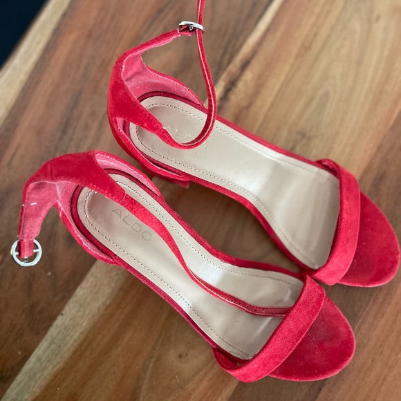 Red sandals - Picture 3 of 4